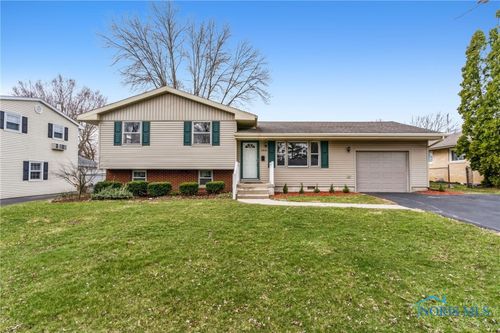 2640 Hollybrook Dr, Findlay, OH, 45840-4026 | Card Image