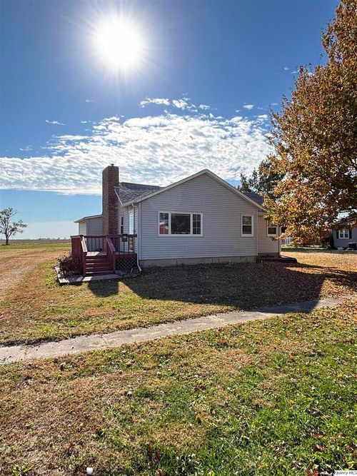 41 Main St, Carthage, IL, 62321-1211 | Card Image