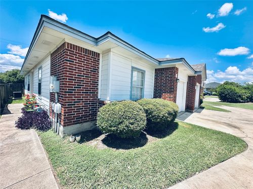 b-2873 Southampton Way, Round Rock, TX, 78664-5672 | Card Image