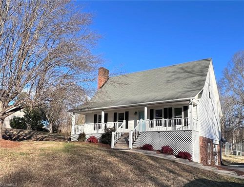 326 Springdale Rd, Walnut Cove, NC, 27052-9549 | Card Image