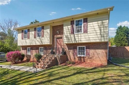 40 Belmont Park Ln, Ellenwood, GA, 30294-2707 | Card Image