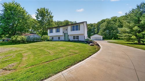 10142 Hillcrest Road, Kirtland, OH, 44094 | Card Image