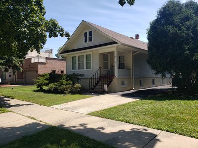 843 Walter Avenue, House other with 2 bedrooms, 1 bathrooms and 2 parking in Des Plaines IL | Image 2