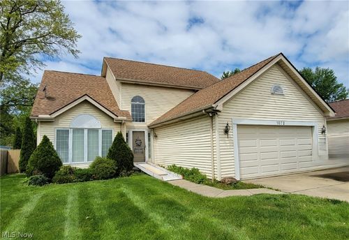 1072 Valley Creek Dr, Eastlake, OH, 44095-2361 | Card Image