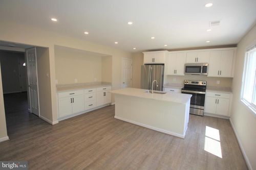 118 N Cottage Rd, STERLING, VA, 20164-1382 | Card Image