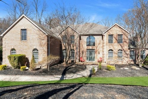13 Greenfield Hl, Sparta, NJ, 07871-3568 | Card Image
