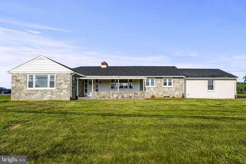 725 Marticville Rd, PEQUEA, PA, 17565-9401 | Card Image
