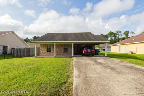 218 Dogwood St, Waveland, MS, 39576-2003 | Card Image