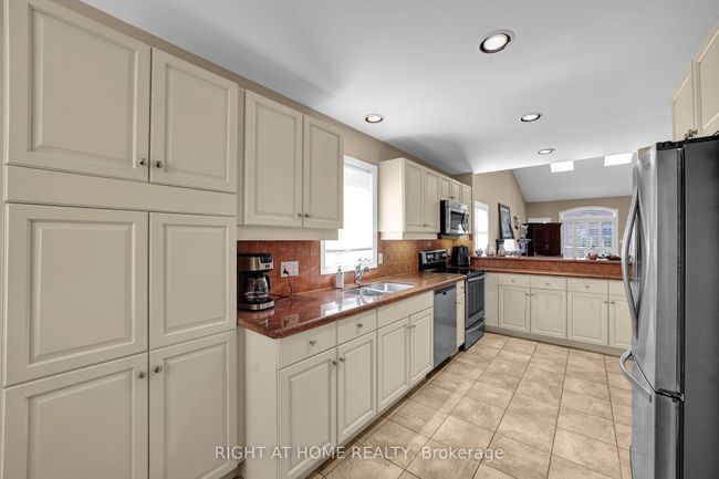 39 Via Amici, Condo with 3 bedrooms, 4 bathrooms and 2 parking in Alliston ON | Image 9