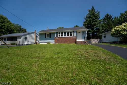 219 Haroldson Pl, Pompton Lakes, NJ, 07442-1512 | Card Image