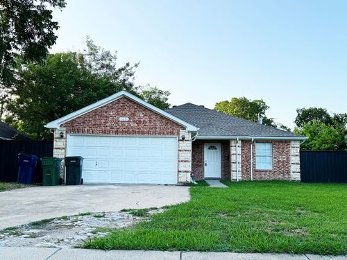 149 E Marguerita Dr, Garland, TX, 75040-7923 | Card Image