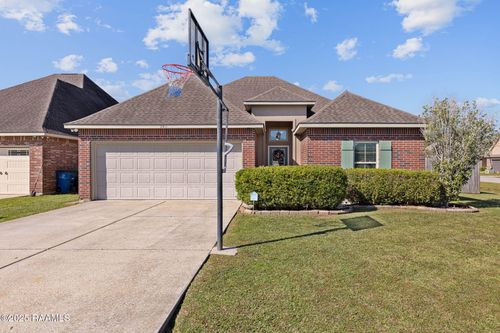 205 Quiet Bluff Dr, Youngsville, LA, 70592-5989 | Card Image
