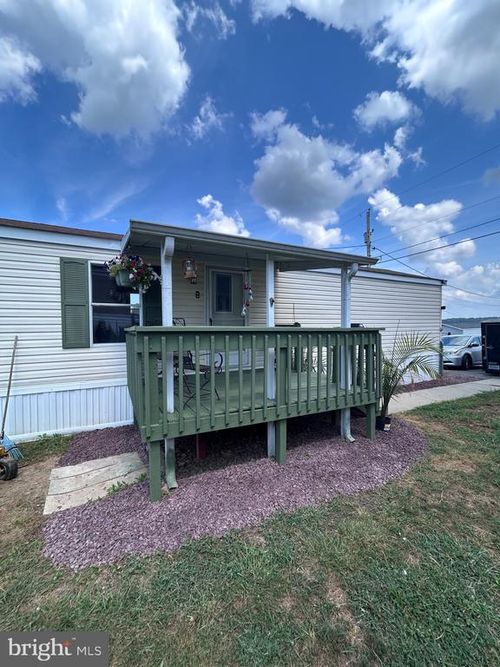 47 Ours Dr, Martinsburg, WV, 25405-1416 | Card Image