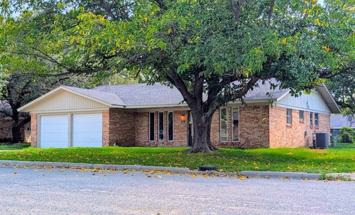 408 Hillside Dr, Gainesville, TX, 76240-4440 | Card Image