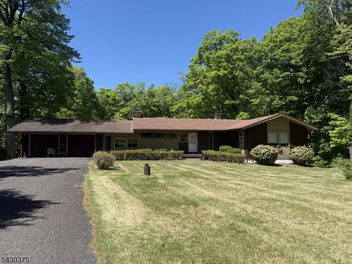 40 Valleyview Rd, Warren, NJ, 07059-5229 | Card Image