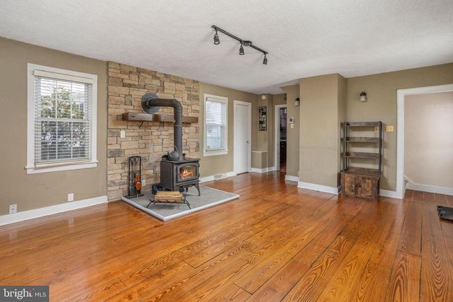 33 Hamilton St, House other with 3 bedrooms, 2 bathrooms and null parking in ALLENTOWN NJ | Image 9