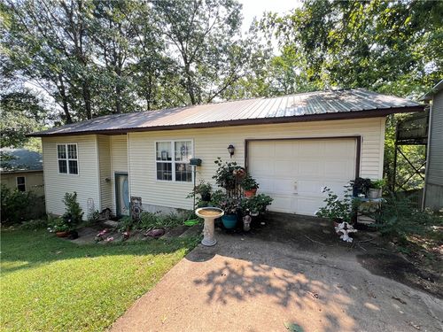 107 Jay Ln, Eureka Springs, AR, 72632-3232 | Card Image