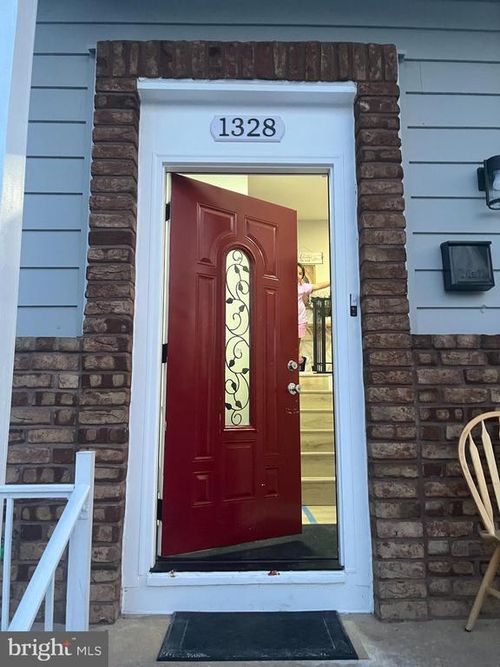 1328 Outer Dr, HAGERSTOWN, MD, 21742-3040 | Card Image