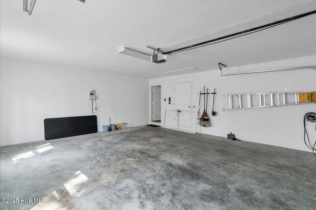 garage | Image 54