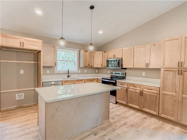 320 Code Cir, House other with 3 bedrooms, 2 bathrooms and null parking in Seneca SC | Image 10