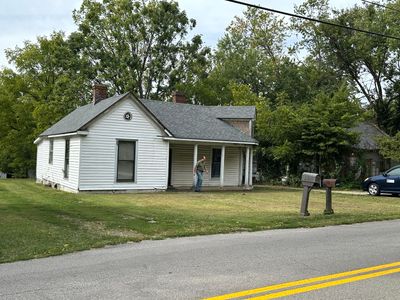 1907 Thatchers Mill Road, House other with 2 bedrooms, 1 bathrooms and null parking in Paris KY | Image 2