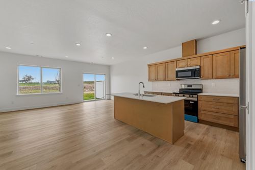 4505 Road 114, Pasco, WA, 99301-6389 | Card Image