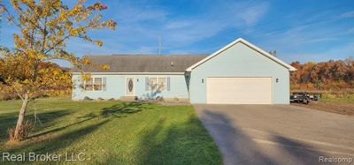 4244 Pratt Avenue, Home with 3 bedrooms, 2 bathrooms and null parking in Burton MI | Image 1