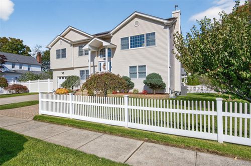 2501 Lancaster St, East Meadow, NY, 11554-3102 | Card Image