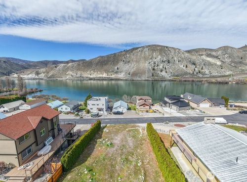 460 Lakefront Dr, Orondo, WA, 98843-9736 | Card Image