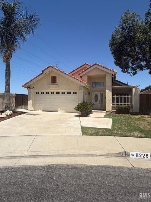 8228 Norfolk Ct, Bakersfield, CA, 93311-1110 | Card Image