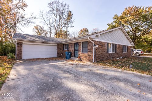 8201 Old Farm Ln, Indianapolis, IN, 46214-2323 | Card Image