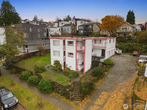 812 29th Ave S, Seattle, WA, 98144-3151 | Card Image