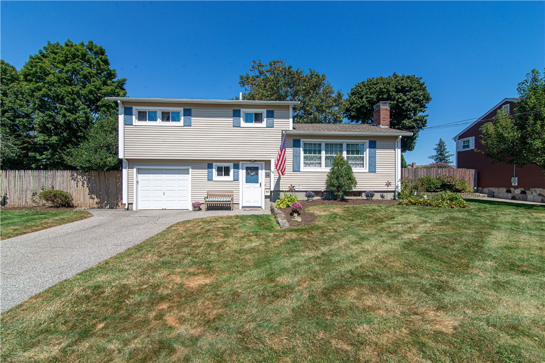 Commack Rd, East Providence, RI 02914