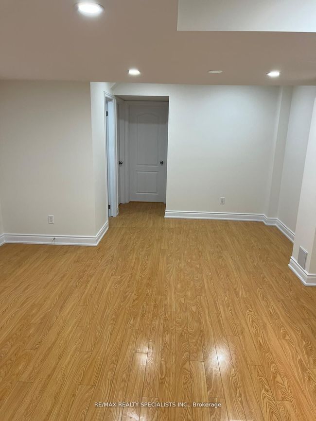 BSMT - 10 Brent Stephens Way, House attached with 2 bedrooms, 1 bathrooms and 1 parking in Brampton ON | Image 14