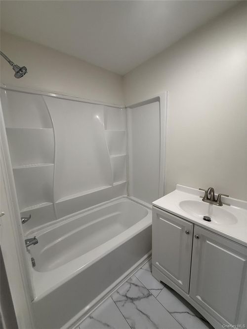 apt-1-89 S Cherry St, Poughkeepsie, NY, 12601-4292 | Card Image