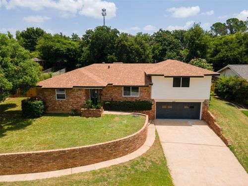 1228 Brookside Dr, Hurst, TX, 76053-4429 | Card Image