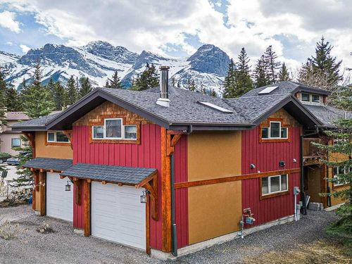 1275 Railway Avenue, Home with 6 bedrooms, 3 bathrooms and 4 parking in Canmore AB | Card Image