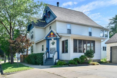 366 Kansas St, Winona, MN, 55987-3828 | Card Image