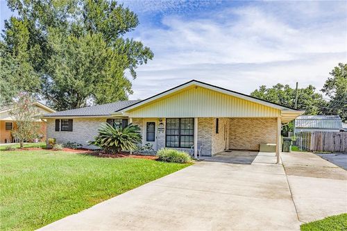 806 Kenney St, Houma, LA, 70364-1841 | Card Image