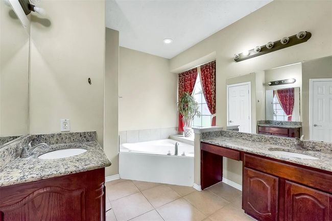2102 Asbury Ct, House other with 5 bedrooms, 4 bathrooms and 3 parking in Pearland TX | Image 24