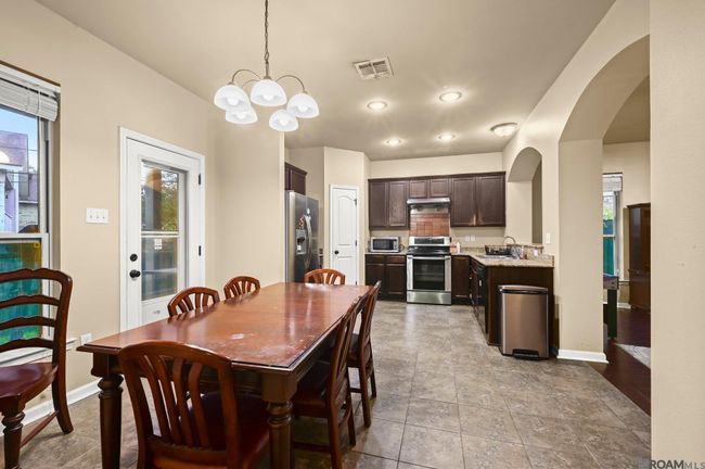 6916 Silver Springs Dr, House other with 4 bedrooms, 3 bathrooms and 4 parking in Greenwell Springs LA | Image 7