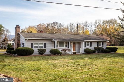 300 Holly Ave, GROTTOES, VA, 24441-1618 | Card Image