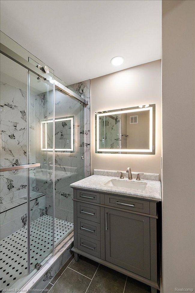 14 - 7020 Bridge Way, Condo with 3 bedrooms, 3 bathrooms and null parking in West Bloomfield MI | Image 44