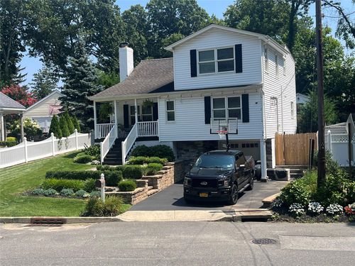29 Upland Dr, E Northport, NY, 11731 | Card Image