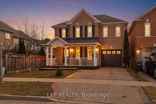 2210 Fairmount Dr, Oakville, ON, L6M5J5 | Card Image