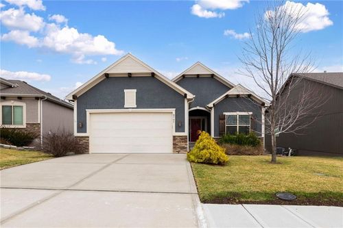 8707 N Liston Ave, Kansas City, MO, 64154-3500 | Card Image