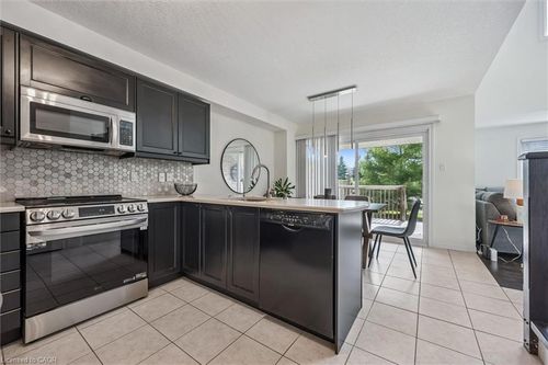 27-255 Summerfield Dr, Guelph, ON, N1L0E1 | Card Image