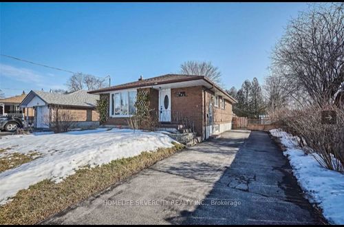 901 Crocus Cres, Whitby, ON, L1N2A8 | Card Image