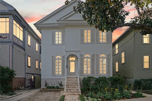 5236 Pitt St, New Orleans, LA, 70115-4107 | Card Image