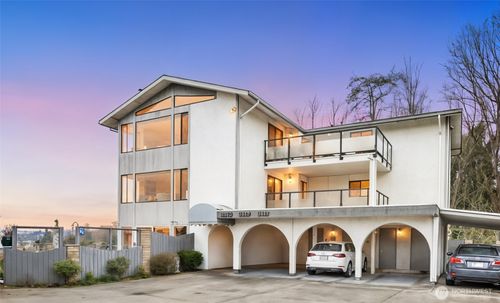 3115-3113 W Harley St, Seattle, WA, 98199-1215 | Card Image